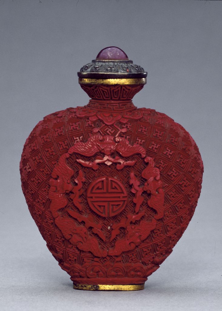 图片[1]-Red carved lacquer “five bats holding longevity” snuff bottle-China Archive